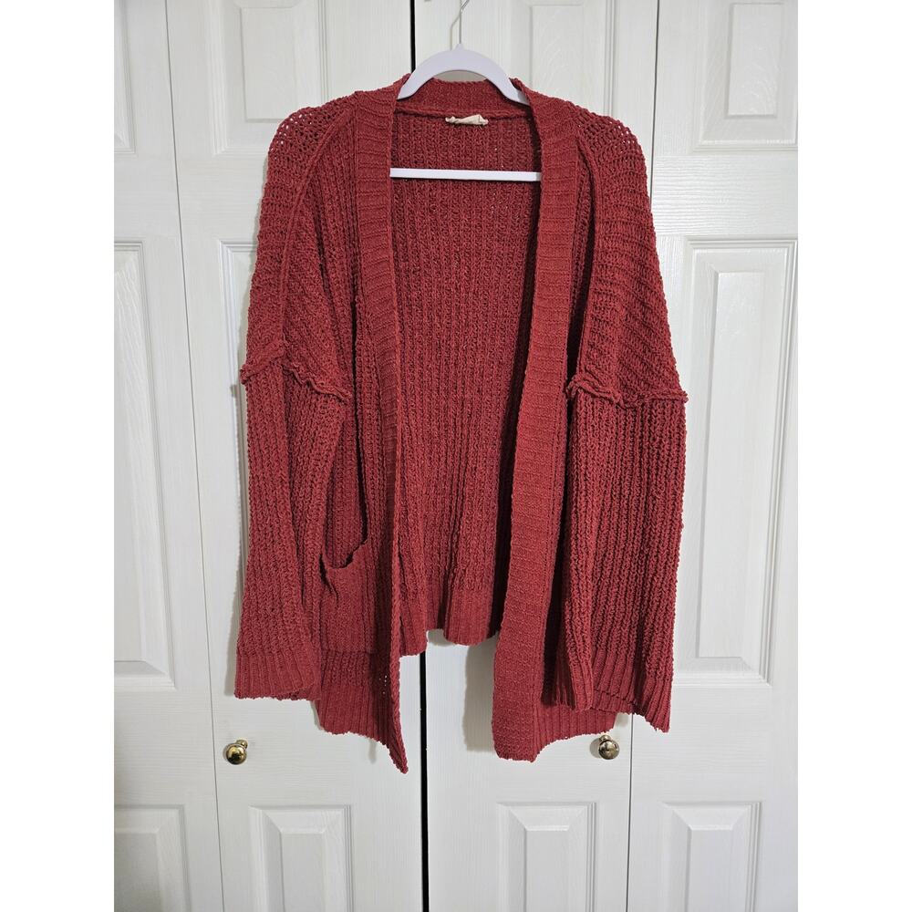 New in large women's maroon chunky knit open front cardigan